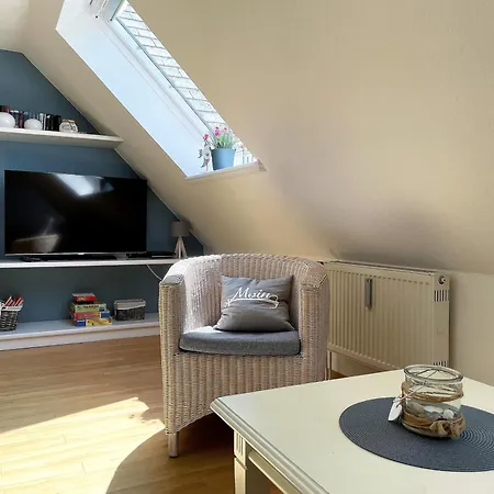 Apfelbluete, Badestrasse *