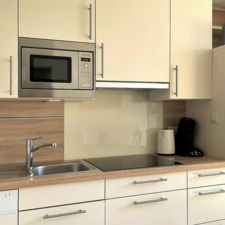 Apfelbluete, Badestrasse *