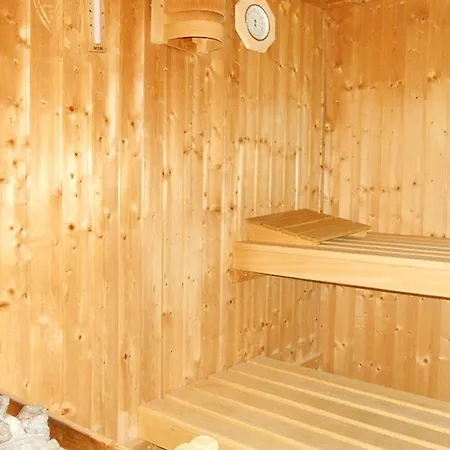 Apfelbluete, Badestrasse *