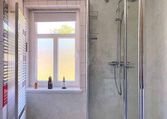 Apfelbluete, Badestrasse *